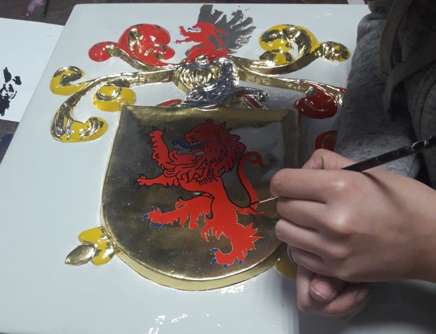 Painting in heraldic colours