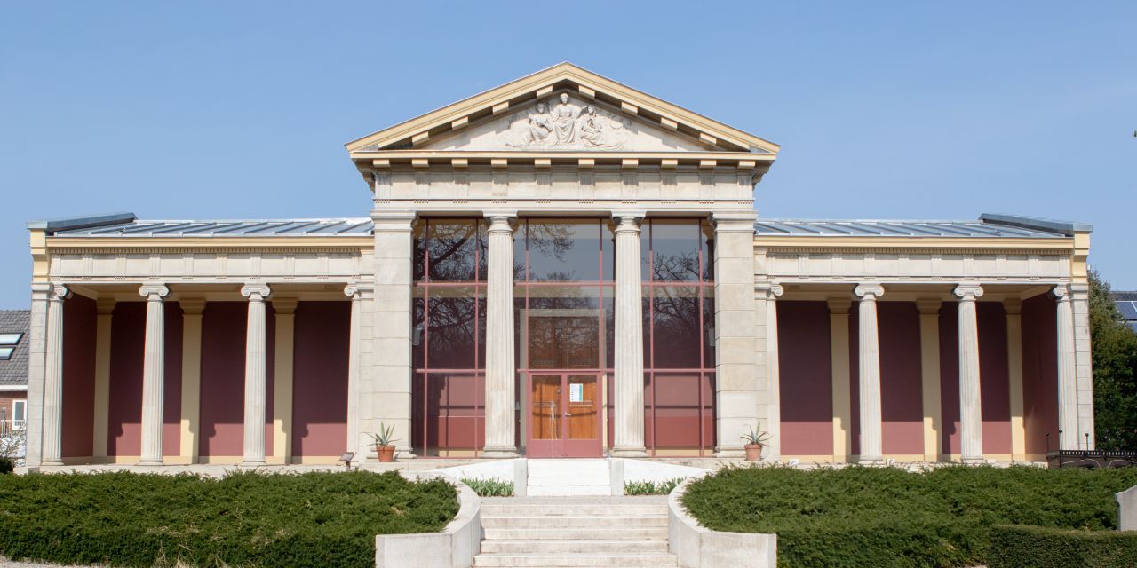 Mausoleum public cemetery Haarlem